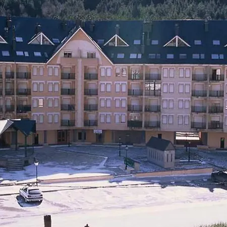 Vivienda Turística Pirineos XXI Apartamento Canfranc Exterior foto
